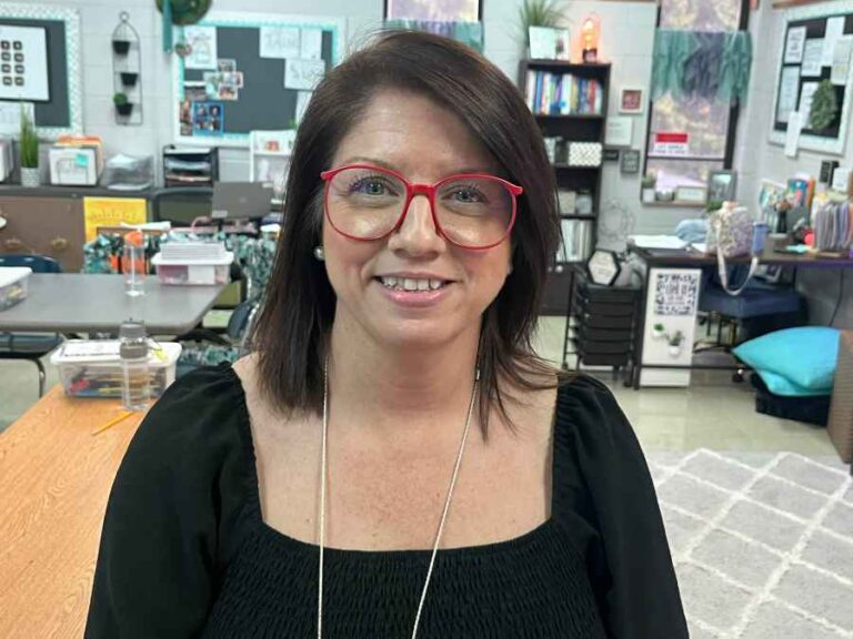 Андреа Скербинк получила первую в регионе награду Tennessee Lottery Educator of the Month Award