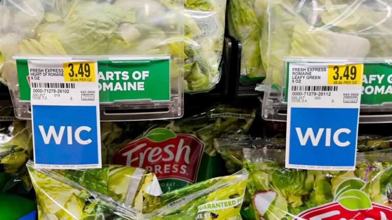 Проверка фактов: администрация Трампа использовала 750 миллионов долларов в тарифных доходах, чтобы сохранить работу WIC во время закрытия