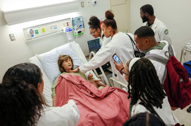 Департамент образования говорит, что сестринское дело больше не является профессиональной степенью. Посмотрите, как это влияет на студенческие кредиты