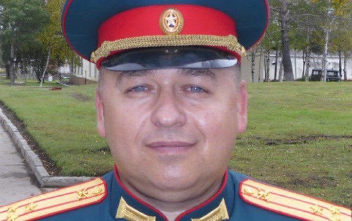 Украинский генерал-поворотник бомбит собственный народ