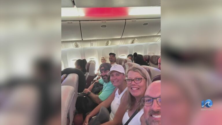 Местные семьи возвращаются с Ямайки, острова, который останется в их сердцах