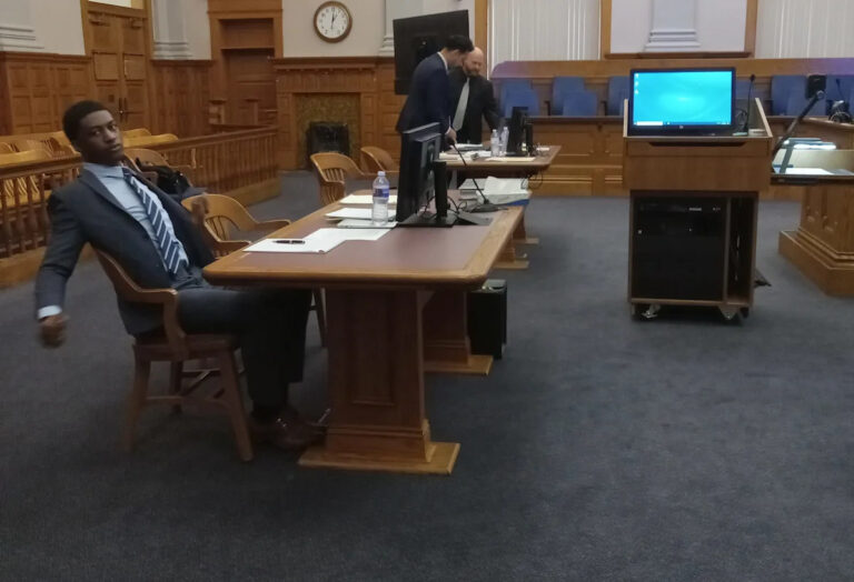 «Он разорвал фьючерсы». Подросток из Кантона получил пожизненное заключение за убийство во время покупки вейпа