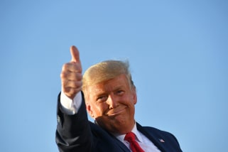 У Трампа есть очень трамповский план борьбы с плохими показателями опросов