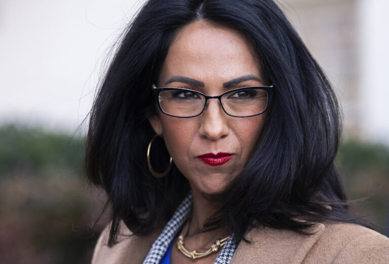 Трамп призвал Лорен Боберт на фоне давления на нее отказаться от поддержки публикации файлов Эпштейна