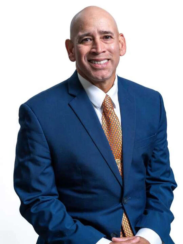 Бывший кандидат в конгрессмены Джон Лира намерен сохранить 35-й округ в «синем» цвете