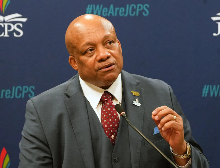 «Маленькие вещи складываются»: сколько JCPS может сэкономить с планом закрытия школы