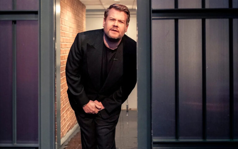 Джеймс Корден сказал рвать плиты для своих бункеров