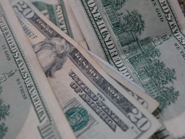 Минимальная зарплата в Калифорнии вырастет в начале года, что нужно знать