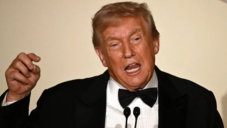 Трамп дает пугающие намеки на свои планы на будущее