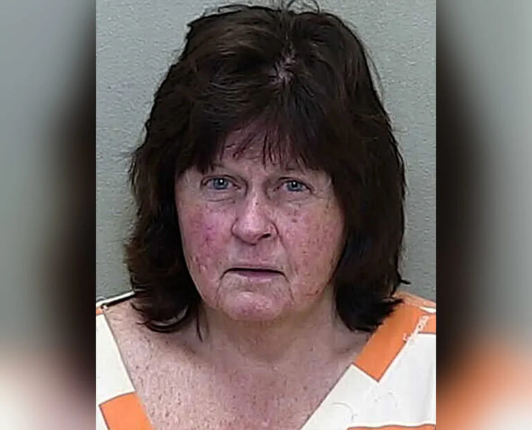 Видеозапись с камеры Bodycam показывает, как женщина из Флориды Дебра Ньютон была арестована спустя 40 лет после похищения дочери