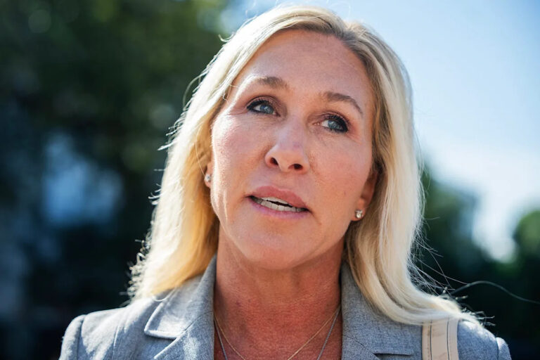 Марджори Тейлор Грин обвиняет Трампа в «порочных» атаках на фоне страха перед взрывом и угрозы смерти ее сына