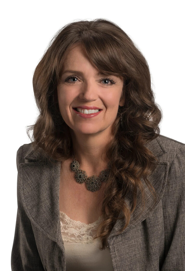 Познакомьтесь с Энн Беннетт, резидентом и кандидатом в школьный совет 70 школьного округа Пуэбло