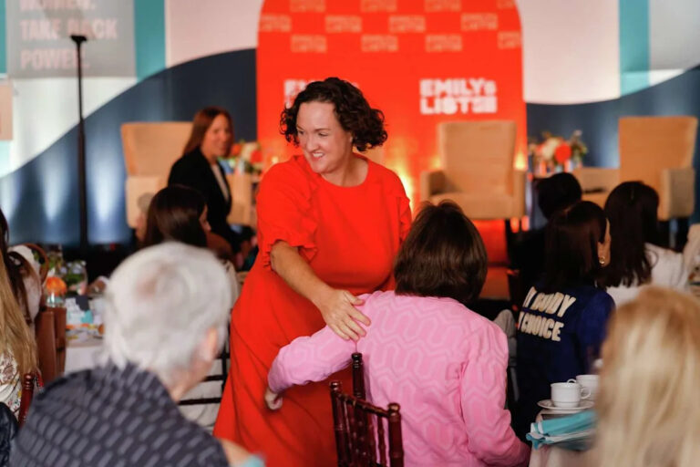 Кэти Портер извинилась за свой скандал