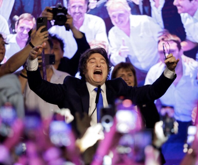 Экс-глава Аргентины предупреждает Милея, что разрыв связей с Китаем может иметь неприятные последствия, поскольку давление США растет