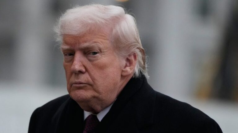 Все, что я хочу на Рождество, это чтобы СМИ были честными о Трампе.