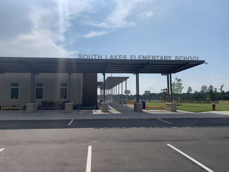 Директора Wake приостановили за якобы имевшее место нападение на учителя-заменителя