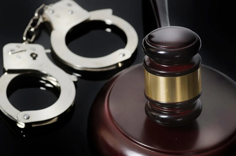 Учитель Бриджуотер-Раритан обвиняется в клевете на жертву в попытке тренера совершить сексуальное преступление