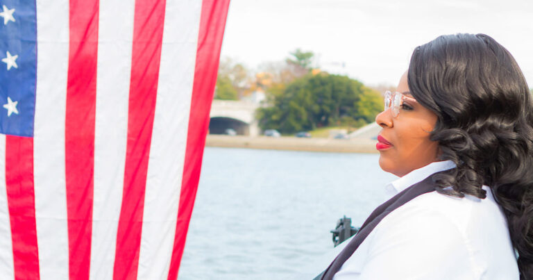 25-летняя Джинджер Миллер прошла путь от бездомного ветерана до назначенного президента