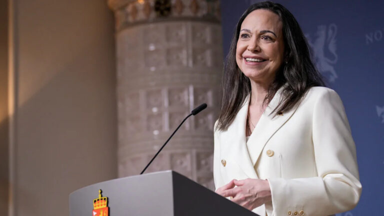 Лидер венесуэльской оппозиции прибыл в Норвегию и публично появился в стране