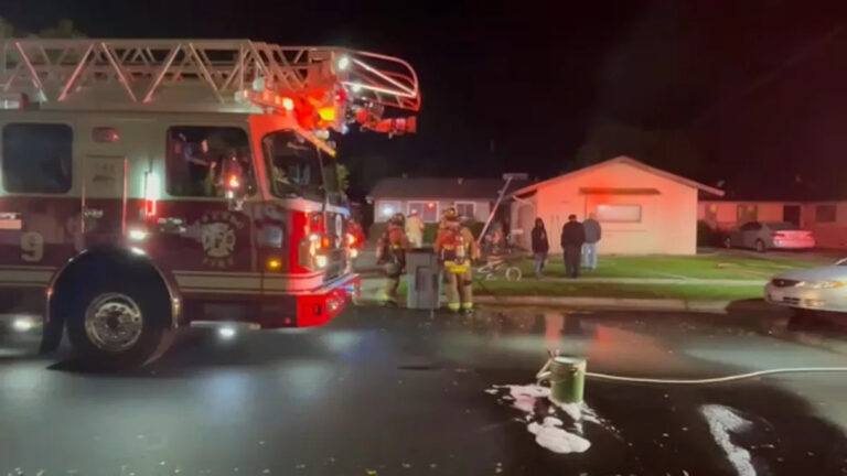 10 перемещенных лиц после пожара в центре Фресно, говорят в полиции