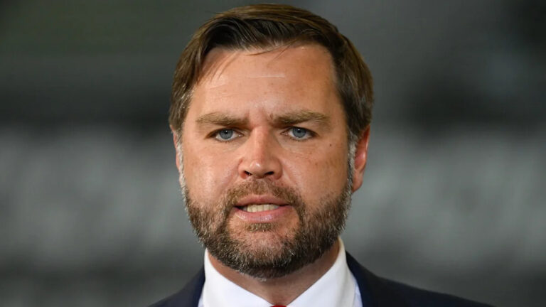 Джей Ди Вэнс проиграл, защищая сына Такера Карлсона