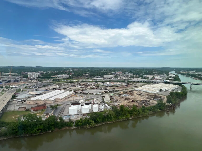 От свалки в Нэшвилле до горячей точки жилья? План Ист-Банка продвигается