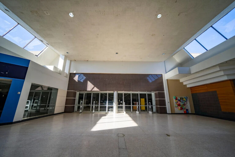 Через 5 лет после одобрения Merle Hay Arena планирует получить новый раунд проверки.