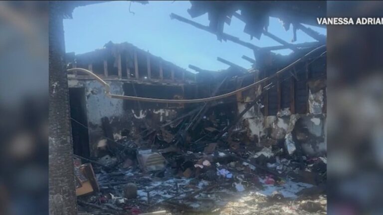 Семья из Сан-Диего потеряла дом в огне перед праздниками, а местные жители помогают