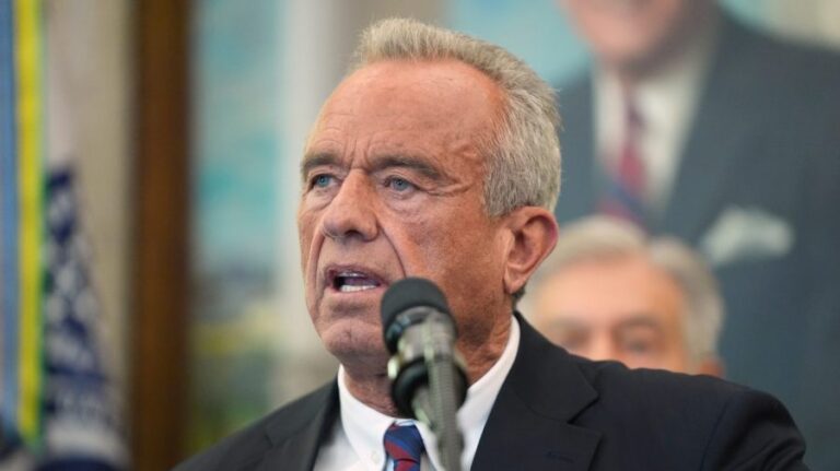 Крис Мэтьюз: действия РФК-младшего «нелогичны»