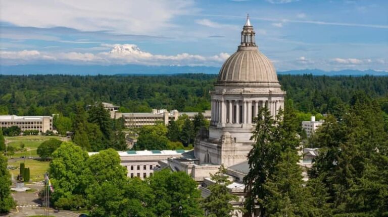 Избиратели Олимпии отвергли минимальную зарплату в $20, аналогичная мера против Такомы была вынесена в суде