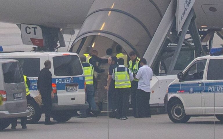 В Германии началась «наступательная операция по репатриации», в результате которой миллион беженцев были возвращены в страну