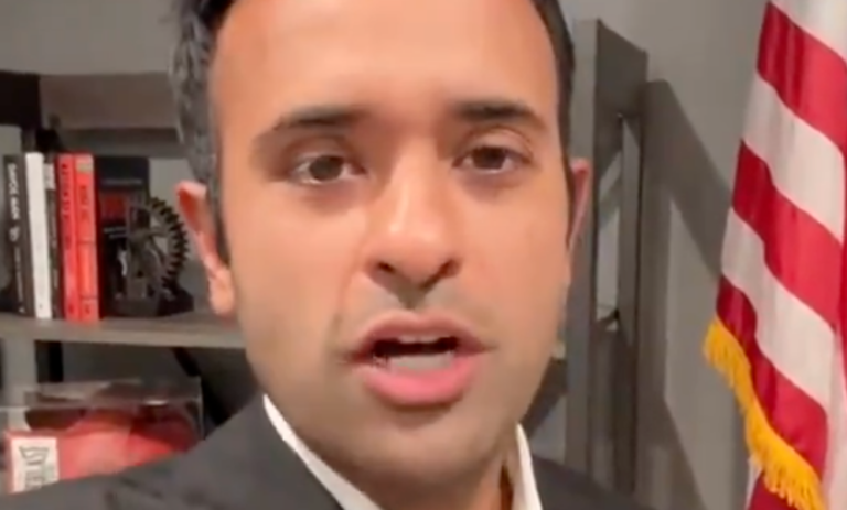 Вивек Рамасвами: сторонники идеи настолько экстремальных идей считают, что его оппонент сделал видео ИИ