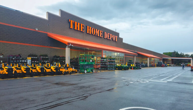 Фото из заднего зала Home Depot вызывает возмущение: «Более страшно, чем фильм ужасов»