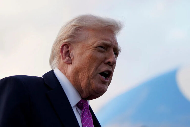 Трамп во Флориде на мероприятии MAGA в те же выходные, что и «Нет королей».