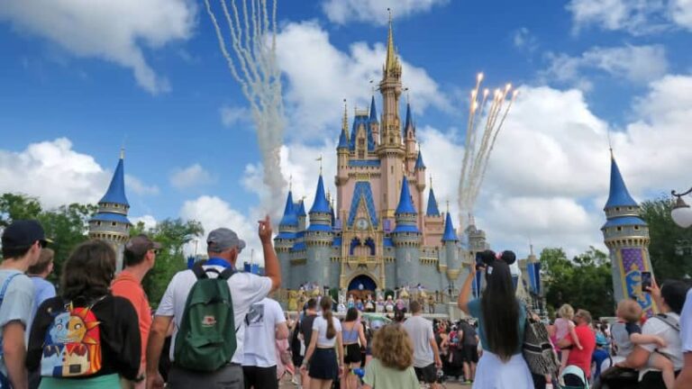 Magic Kingdom занял первое место в мире по посещаемости тематических парков в 2024 году, говорится в отчете
