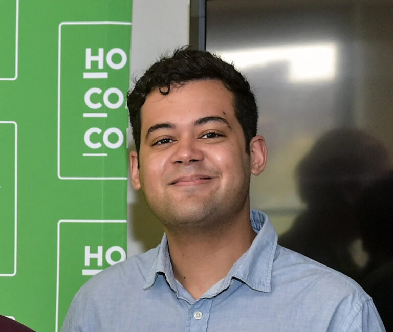 Беглый экс-советник города Уилмер Пуелло-Мота хочет проголосовать, но может ли он?