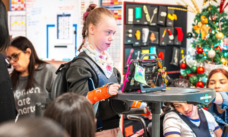 Школа iHOPE в Нью-Йорке разблокирует обучение для детей с ограниченными возможностями