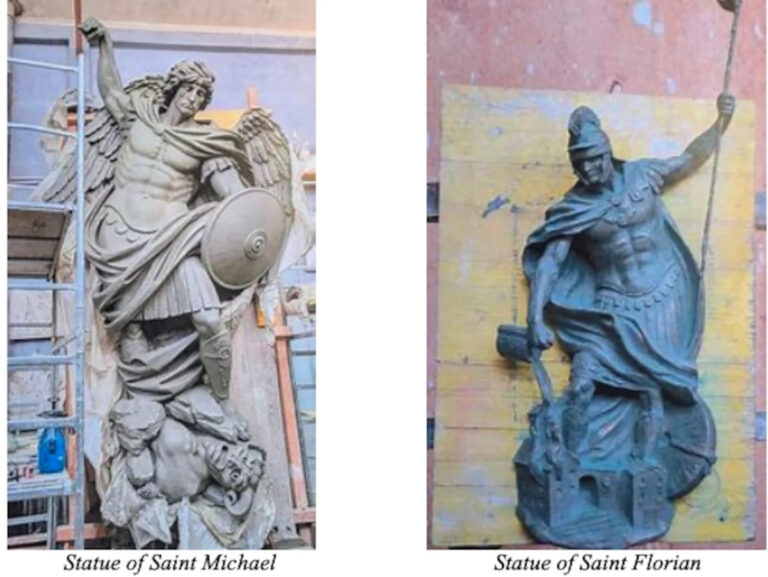 Католические статуи святых в Мессе вызывают обеспокоенность налогоплательщиков.