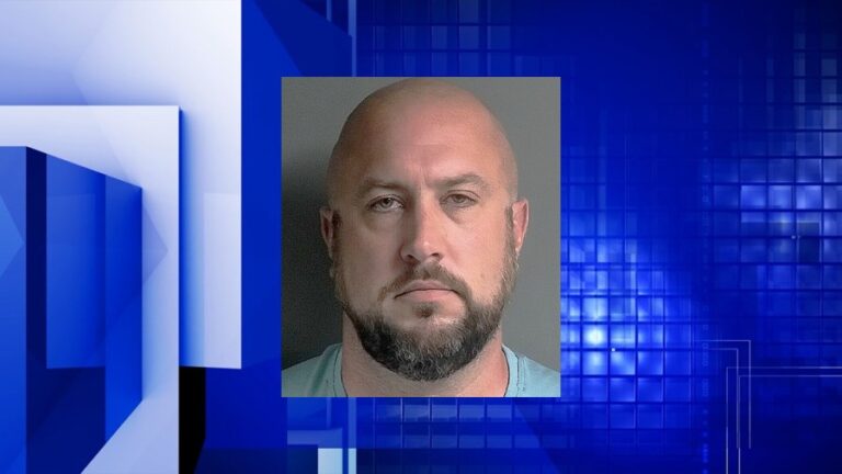 Бывшему тренеру U of I предъявлены обвинения после того, как женщина сообщила о сексуальном насилии