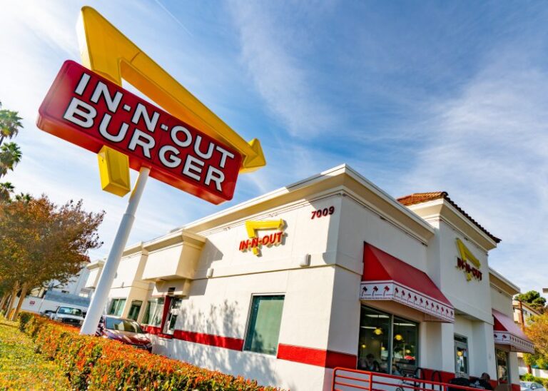 Сотни часов ожидания всплывающего окна In-N-Out в Корее: отчеты