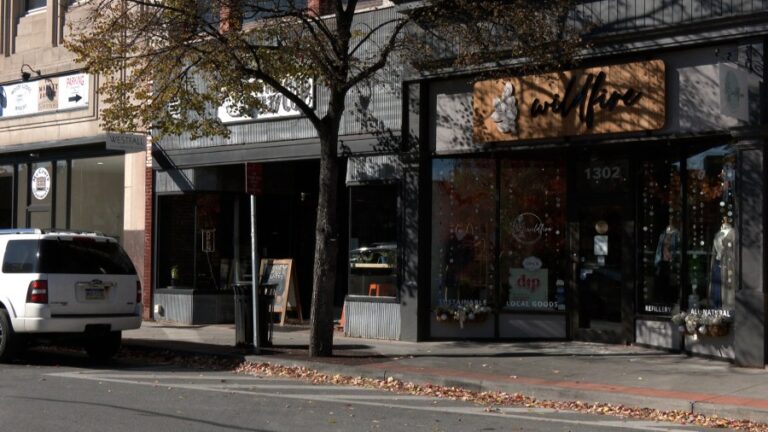 Малые предприятия подчеркивают «местный магазин» на фоне роста закрытия местных магазинов