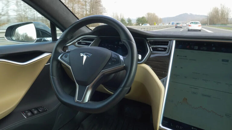 Tesla столкнулась с крупным иском по обвинению в введении в заблуждение покупателей автомобилей: «Отличительная рекламная стратегия Tesla требует ухода»