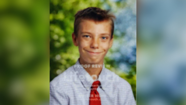 Мама 13-летнего мальчика, найденного мертвым в Миссури, говорит, что он был убит собаками.