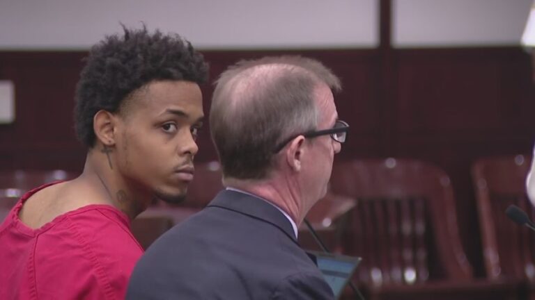 Автомобиль достиг скорости до 100 миль в час за несколько минут до смертельной аварии на Иборе, говорят записи