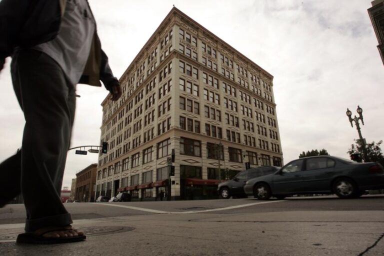 Гигантский арендодатель поселяется в Калифорнии для сговора по аренде в Лос-Анджелесе и других местах