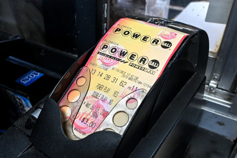 Неистовство Powerball! $1,1 млрд. рисунка имеет праздничный галстук Хануки