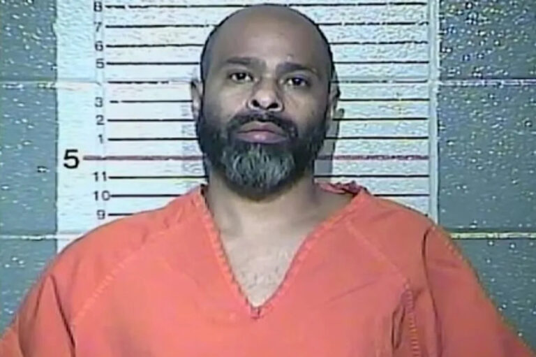 Подозреваемый в стрельбе в Кентукки — родитель студента: «Бессмысличный акт»