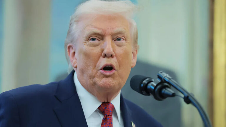 79-летний Трамп совершил глупую ошибку, переименовав Кеннеди-центр