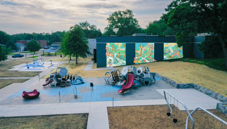 Смотрите концепции фрески, приходящей в центр Pioneer Columbus в Де-Мойне