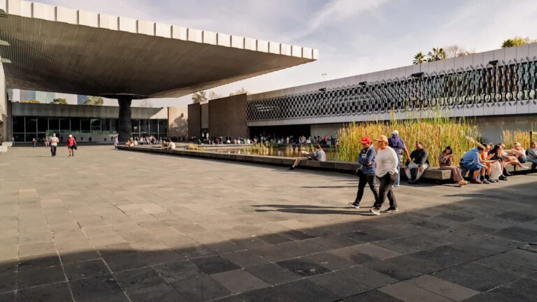 Чиновники столкнулись с негативной реакцией на жесткие меры по борьбе со все более популярной отраслью: «Проблема, которую они либо не хотят, либо не могут контролировать».